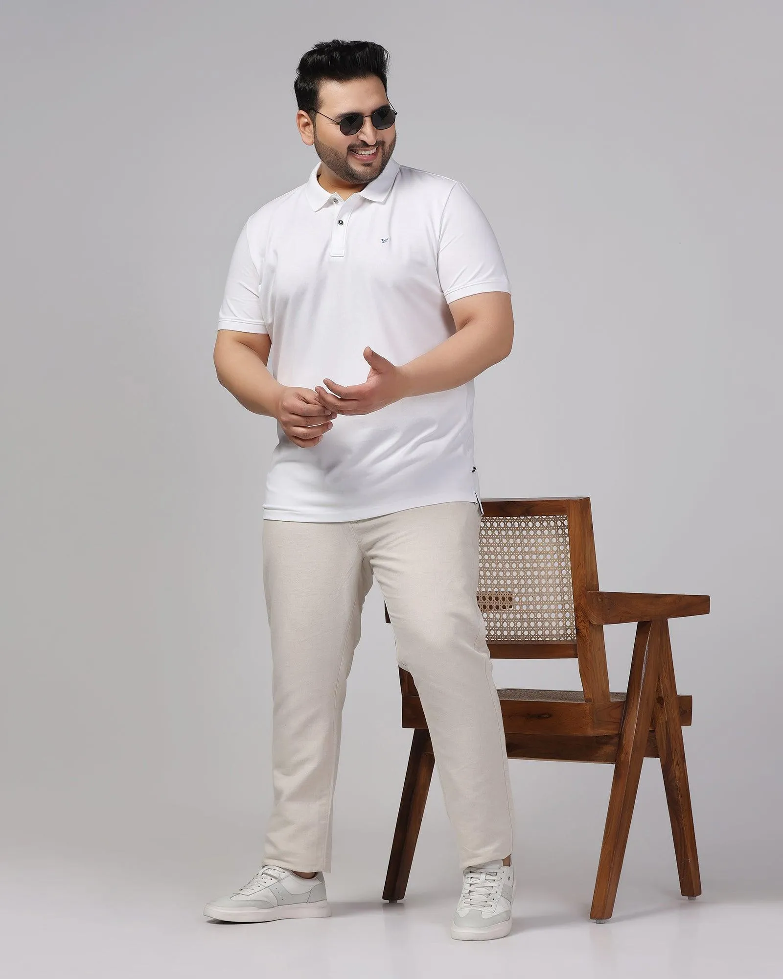 Must Haves Polo White Solid T-Shirt - Yuki