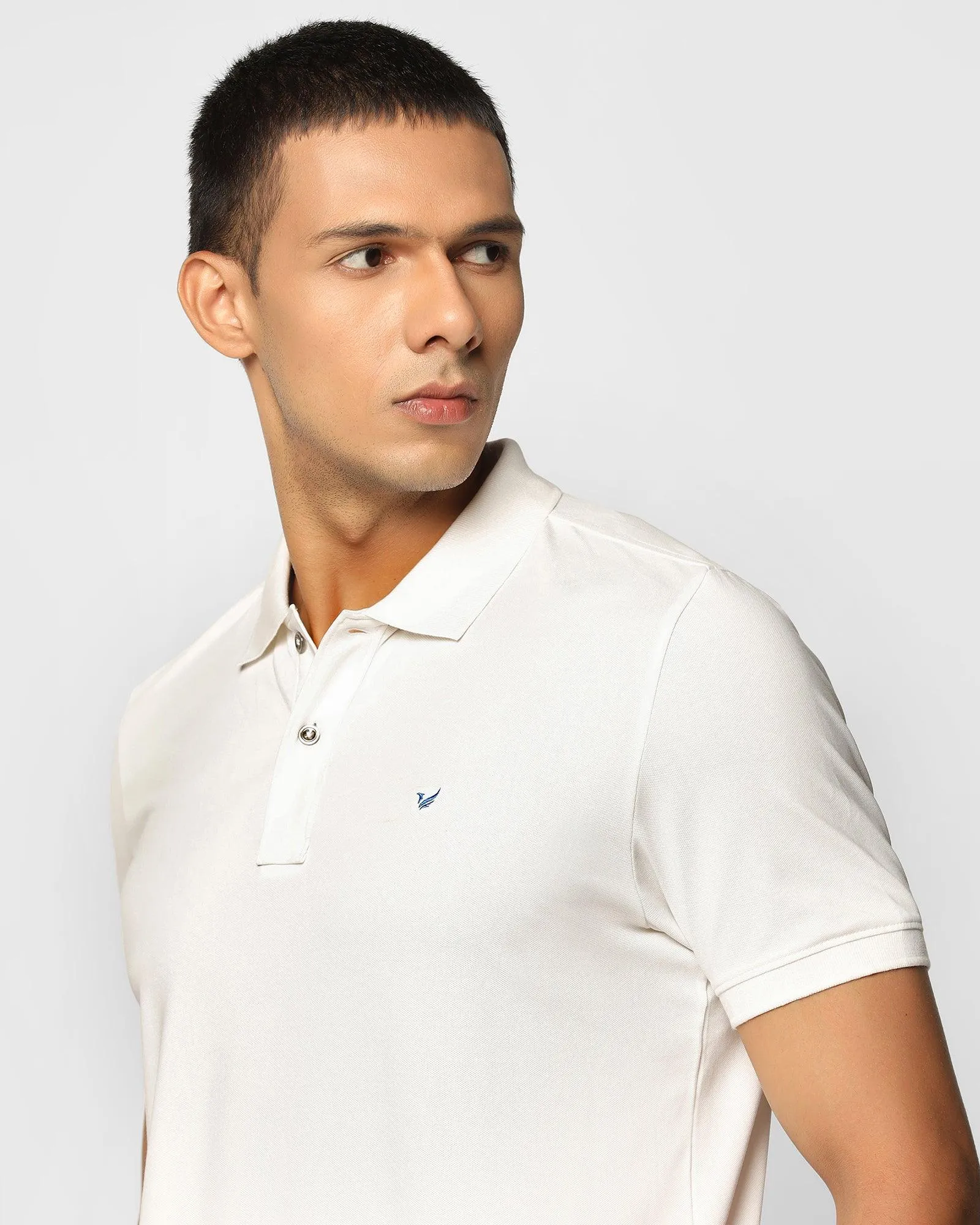 Must Haves Polo White Solid T-Shirt - Yuki