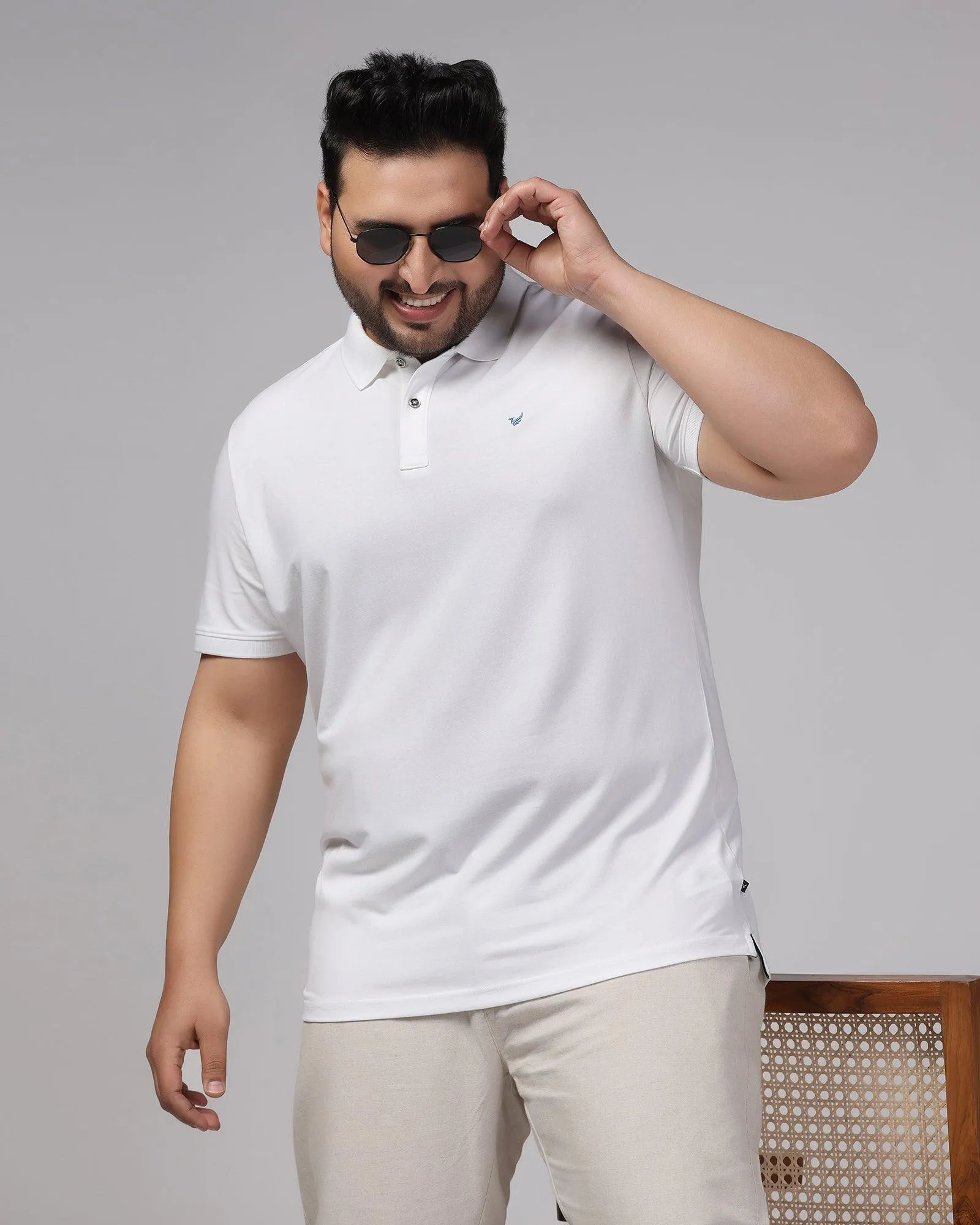 Must Haves Polo White Solid T-Shirt - Yuki